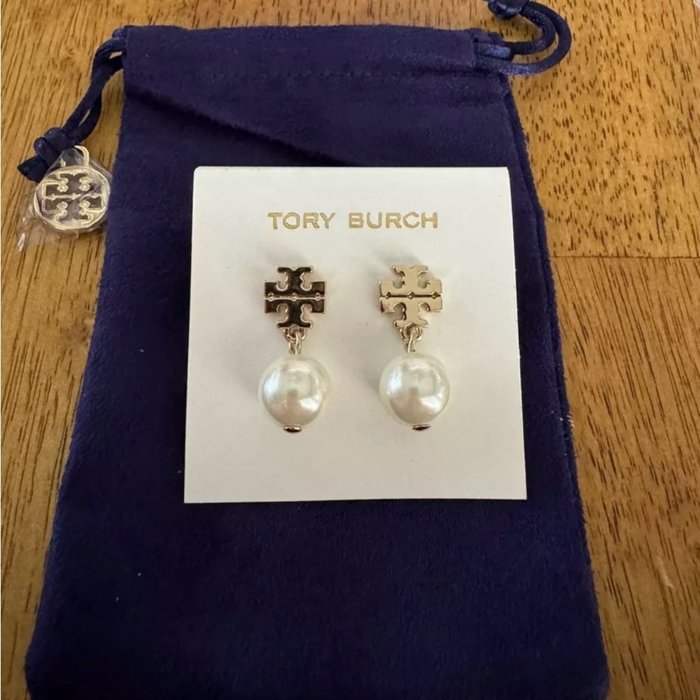 NWT Tory Burch Logo Gold & White Pearl Earrings